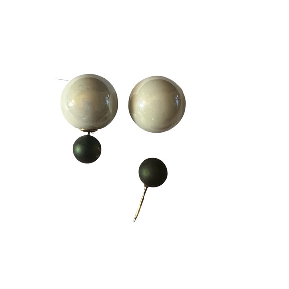 Vintage Dark Green & Light Green Double Ball Earrings. - Picture 2 of 4